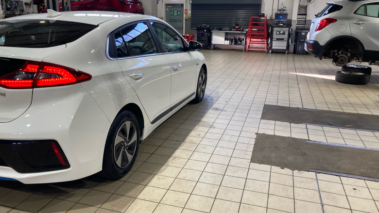 Hyundai IONIQ 1.6 GDi Hybrid Premium 5dr DCT Hybrid Hatchback